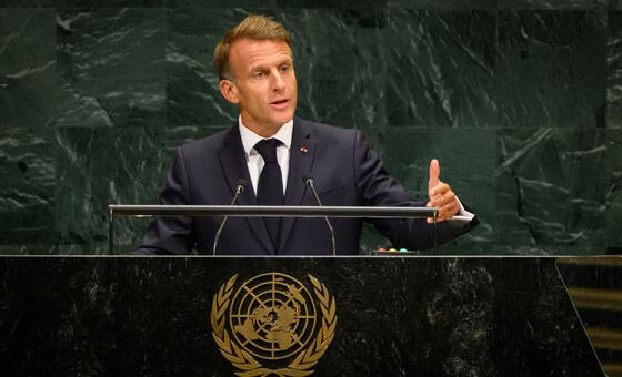 Президент Франции Эммануэль Макрон выступает на общих дебатах 81-й сессии Генеральной Ассамблеи.